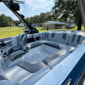 2022 Malibu 21 LX